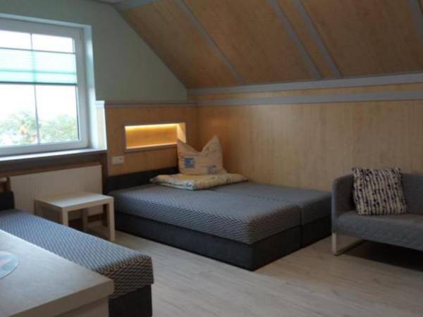 Pod Wydmą, pokoje gościnne, smażalnia ryb