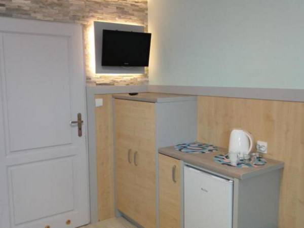 Pod Wydmą, pokoje gościnne, smażalnia ryb