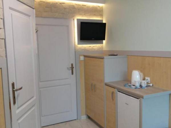 Pod Wydmą, pokoje gościnne, smażalnia ryb