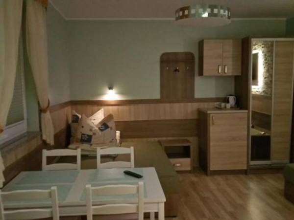 Pod Wydmą, pokoje gościnne, smażalnia ryb