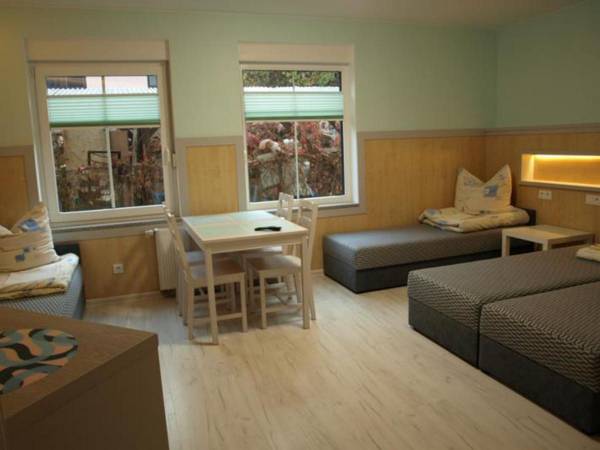 Pod Wydmą, pokoje gościnne, smażalnia ryb