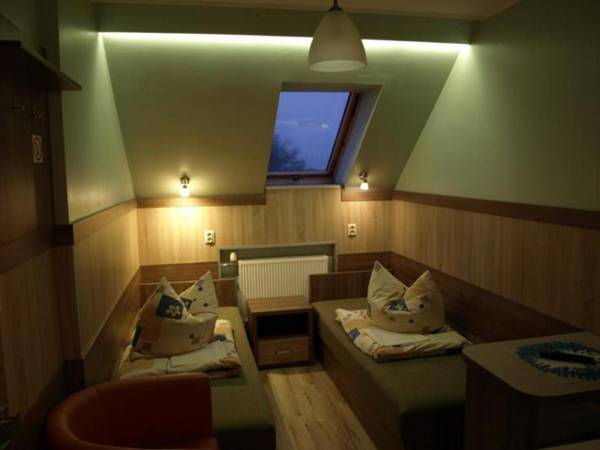 Pod Wydmą, pokoje gościnne, smażalnia ryb