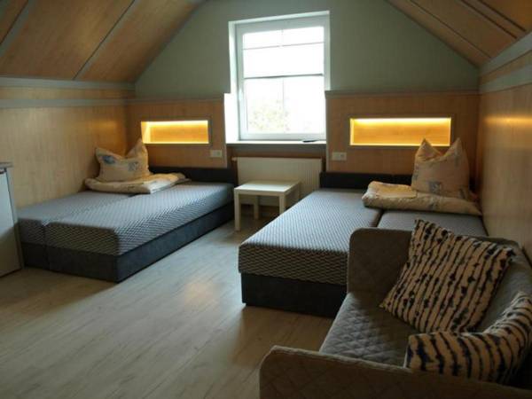 Pod Wydmą, pokoje gościnne, smażalnia ryb