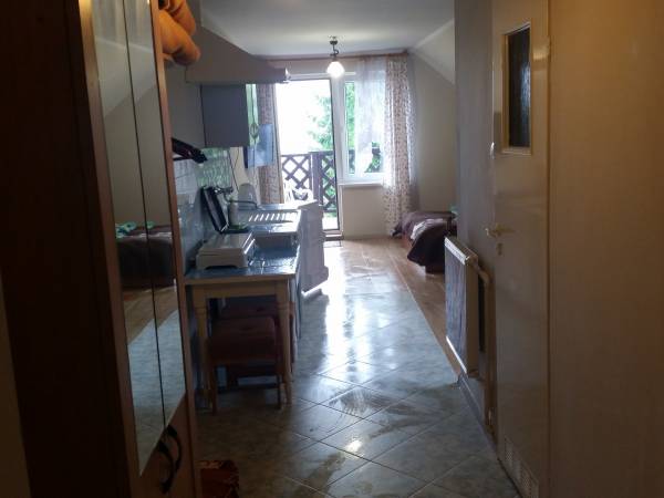 duży pokój nr 16- dwuosobowy na piętrze z tarasem z widokiem na jezioro