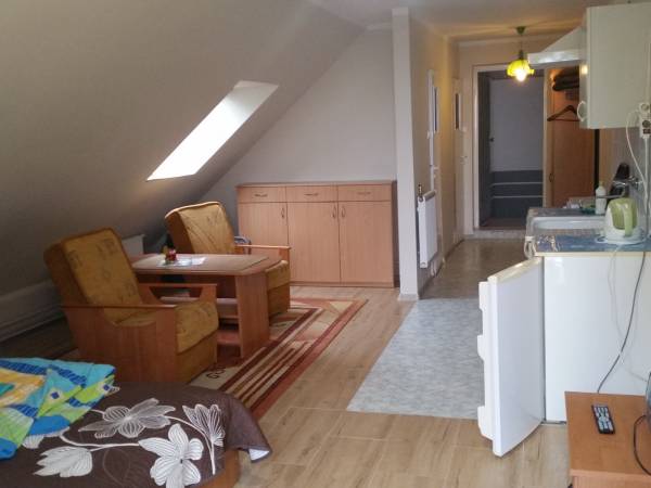 pok nr 16 - dwuosobowy piętro z tarasem i widokiem na jezioro