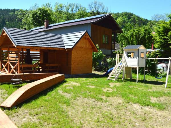 grill chata i plac zabaw