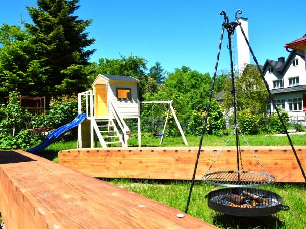 plac zabaw i miejsce na ognisko