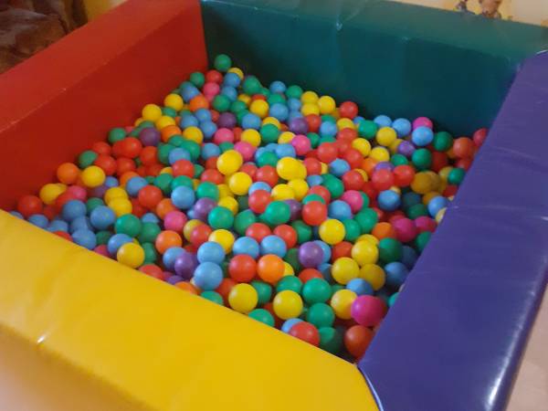 basen z piłeczkami
