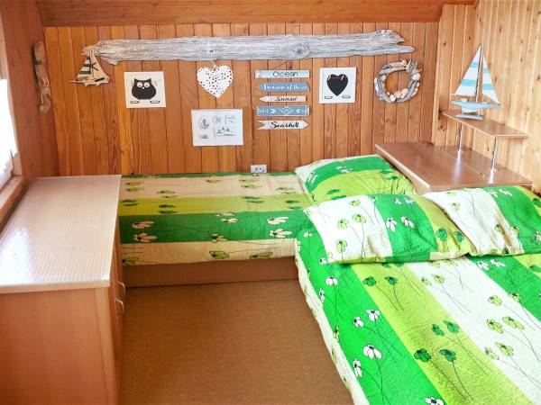 Pokój D ( 3-osobowy ) na piętrze, od strony ulicy z balkonem