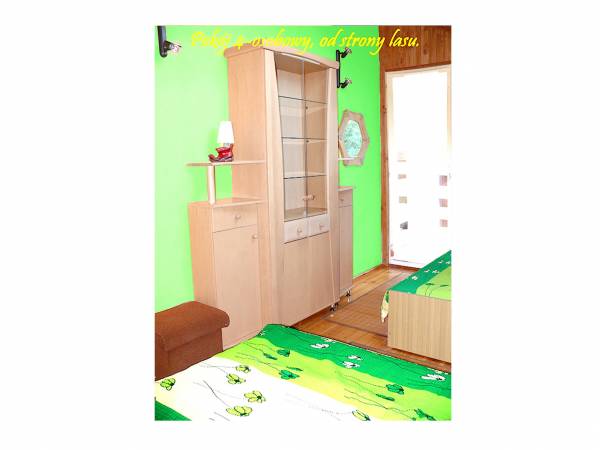 Pokój B ( 4-osobowy) na piętrze od strony lasu z balkonem