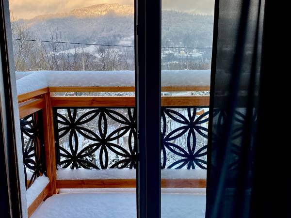 pokoje z balkonem z widokiem