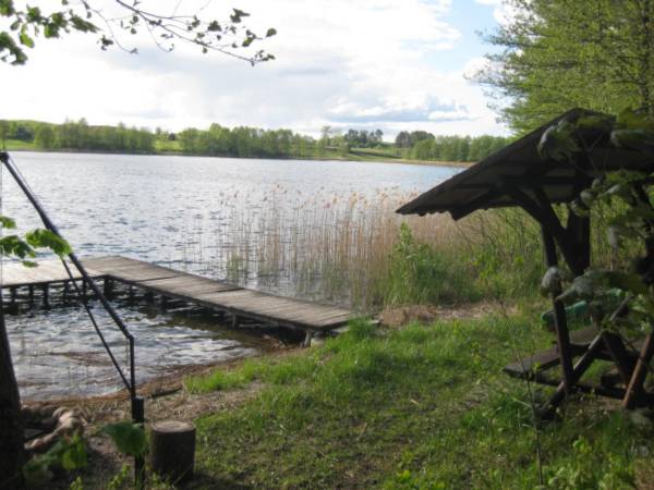 altana gril i pomost nad jeziorem