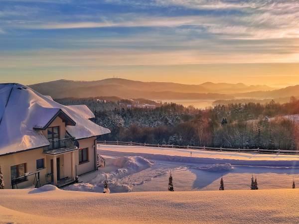 Zimowy wschód słońca 