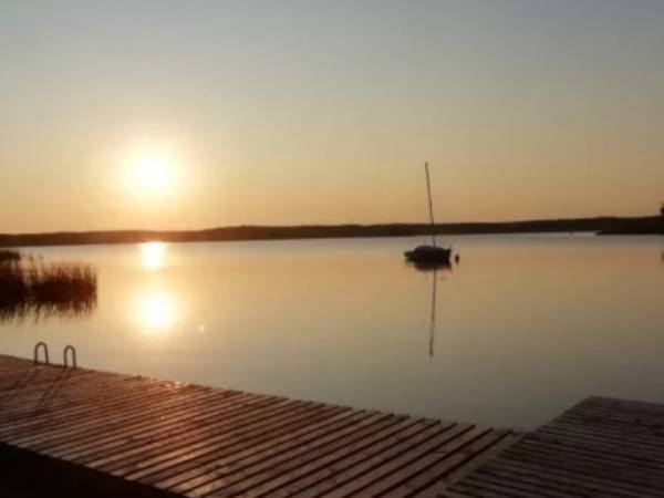 Domek nad jeziorem, mazury, ogrzewany.