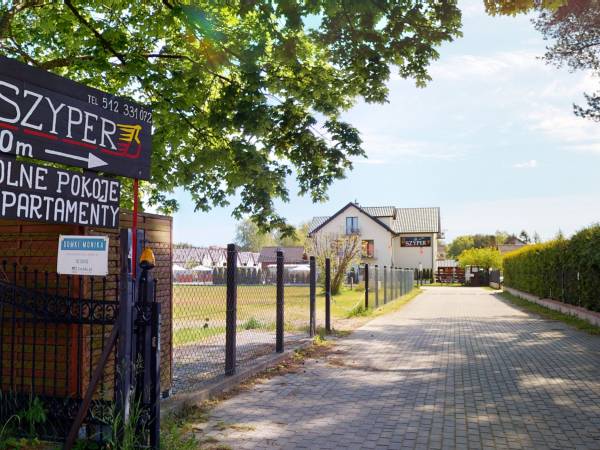 WJAZD NASZĄ DROGĄ WEWNĘTRZNĄ DO POSESJI