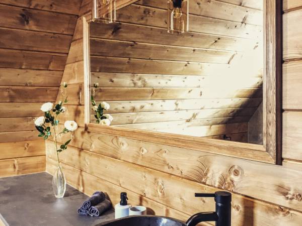 Szałas- domek 6 osobowy, łazienka