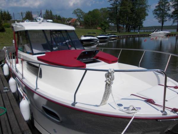 Nautika 830 Cherry Lady