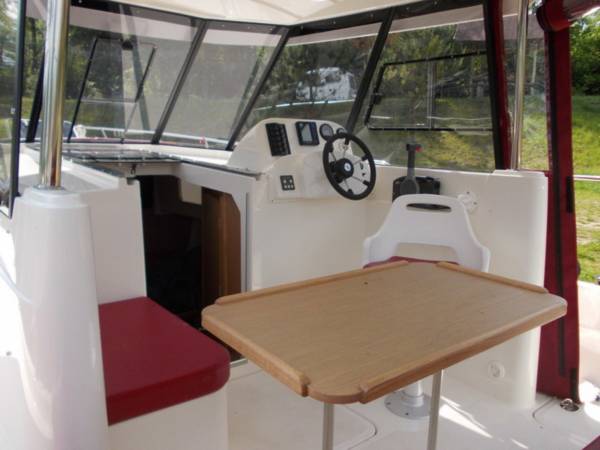Nautika 830 Cherry Lady