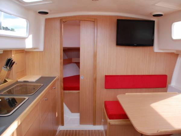 Nautika 830 Cherry Lady