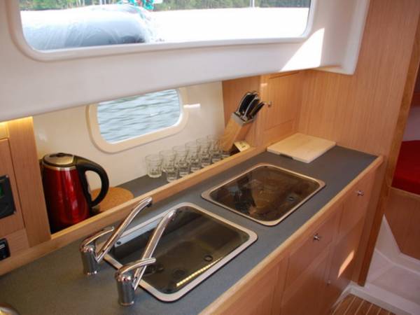 Nautika 830 Cherry Lady