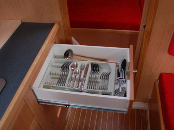 Nautika 830 Cherry Lady