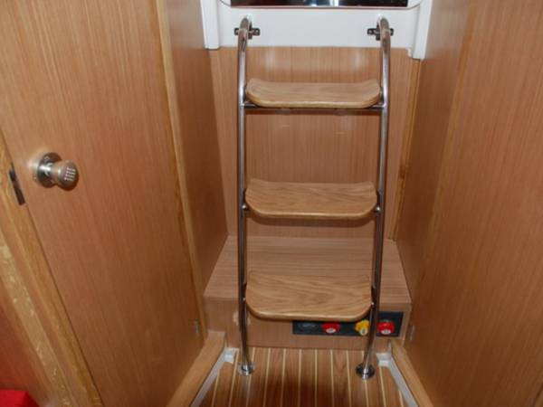 Nautika 830 Cherry Lady