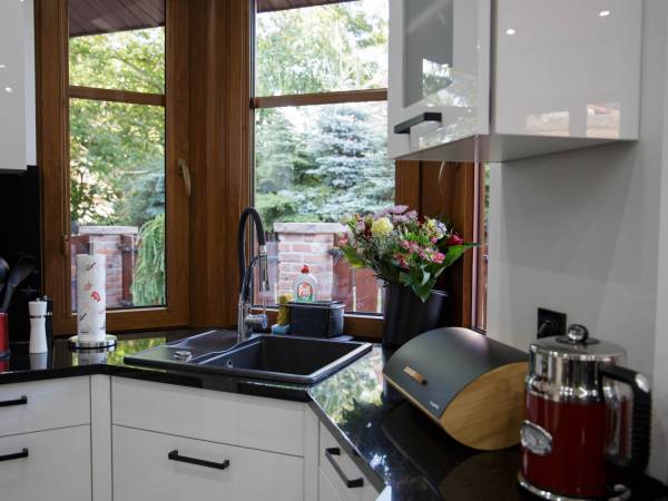 Dom nad jeziorem Ublik z sauną oraz jacuzzi