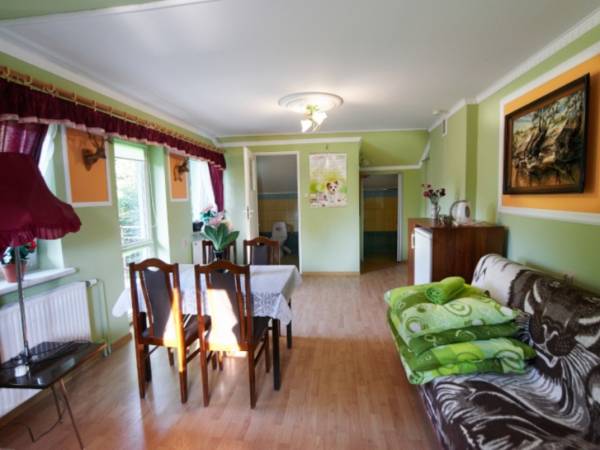 Pokój 4-osbowy z balkonem (nr 8)