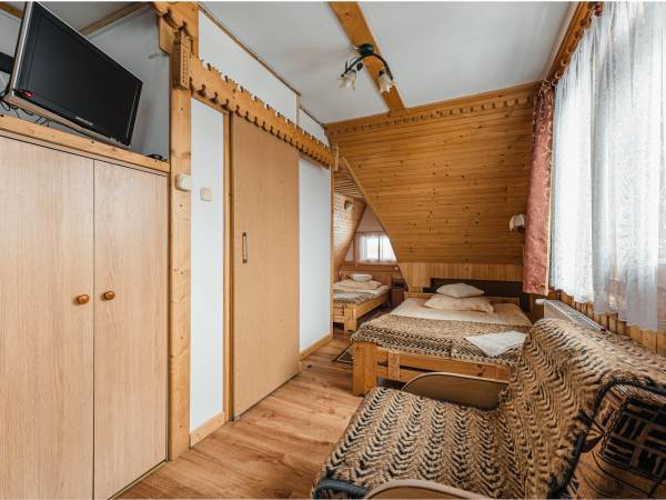 Pokój z łazienką nr 2, trzy lub cztero osobowy