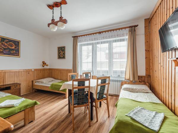 Jeden z dwóch pokoi studia, 4 osobowy