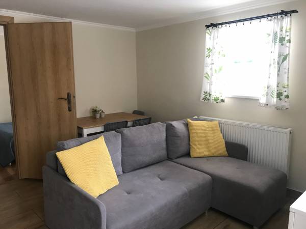 Apartament nr 8 z niezależnym wejściem