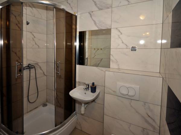 łazienki pokoje 1-9