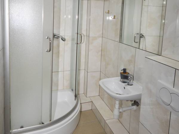 łazienki pokoje 1-9