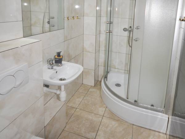 łazienki pokoje 1-9