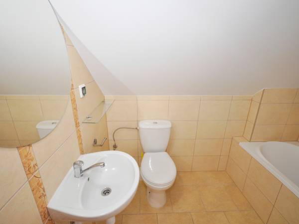 łazienki pokoje 49 i 50