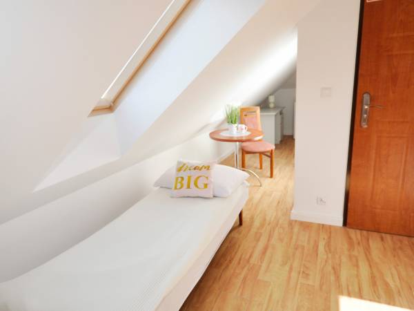 pokój nr 49 na poddaszu 1-os