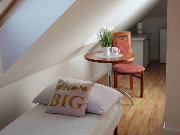 pokój nr 49 na poddaszu 1-os