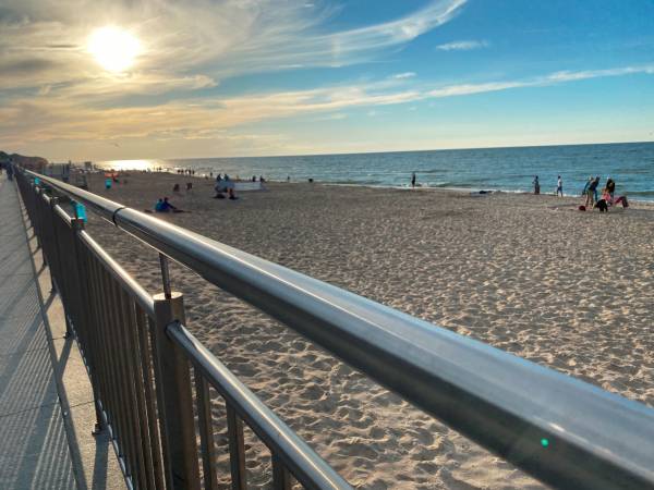 Promenada wzdłuż morza