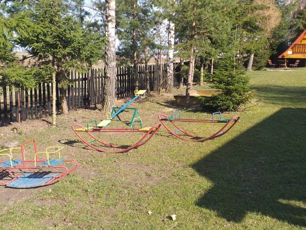 Huśtawki i piaskownica