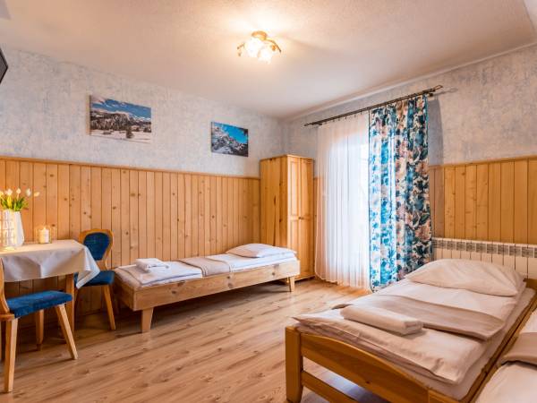 Pokój 3 - osobowy z balkonem