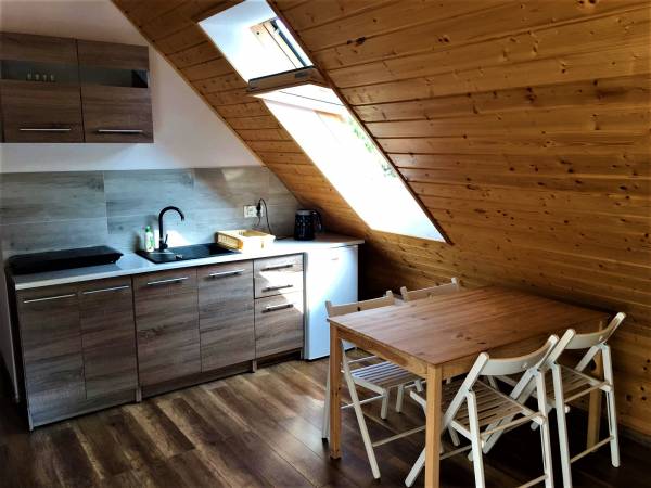 apartament 4os na piętrze, z balkonem.