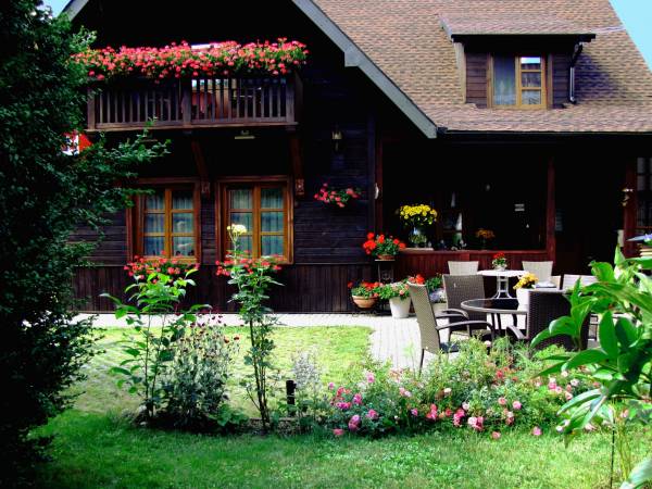 APARTAMENT Z KOMINKIEM I ELEGANCKIE POKOJE U ŚLIWÓW