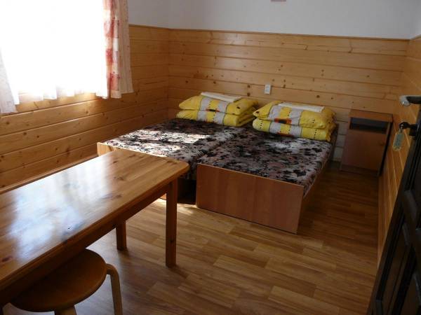 Parterowy domek letniskowy- sypialnia