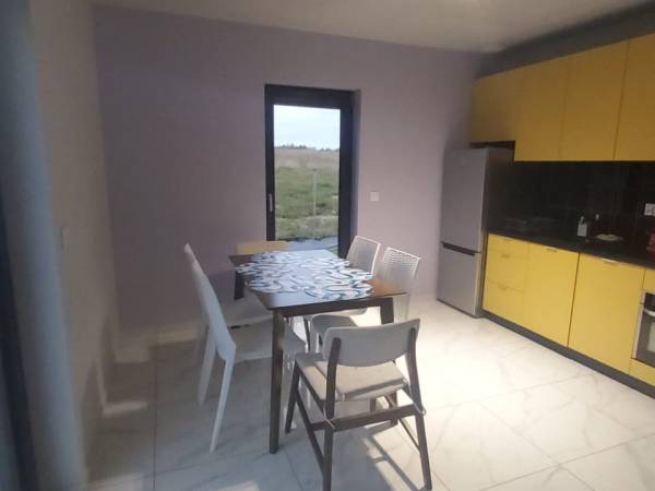 Kuchnia z jadalnią na parterze