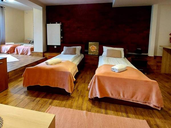 Pokój 4 osobowy z bezpośrednim wejściem z zewnątrz.