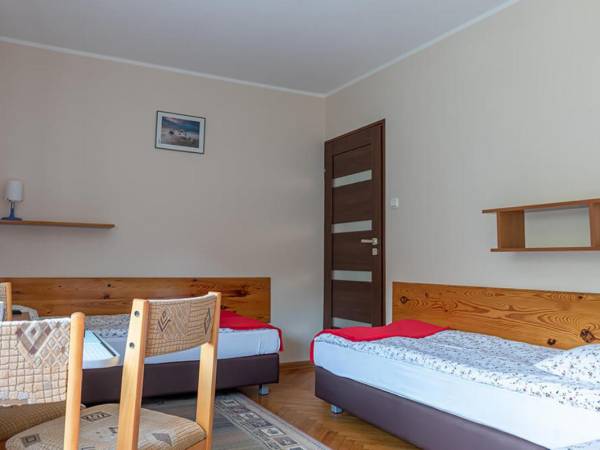 Pokój nr 2 z balkonem 3 os.