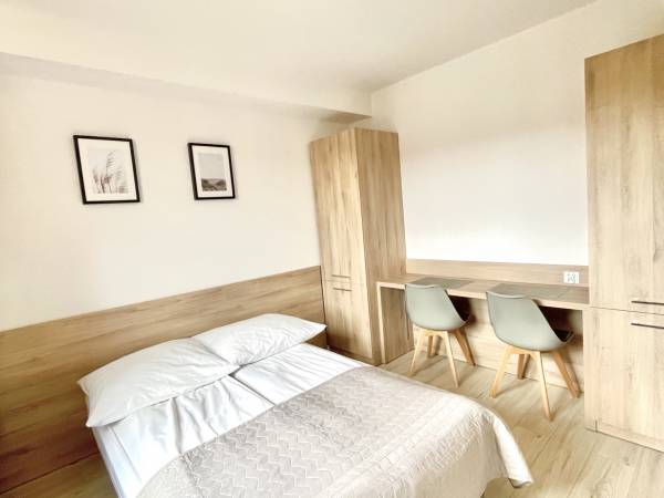 Mały pokój dwuosobowy bez balkonu