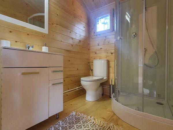 Łazienka z prysznicem