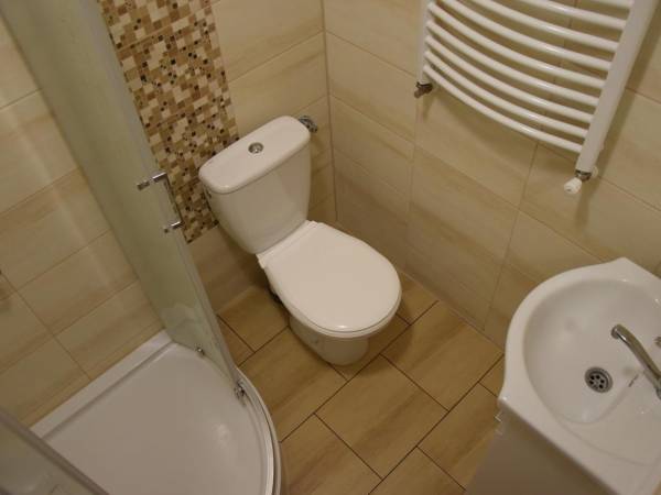 Wnętrze apartamentu w budynku.