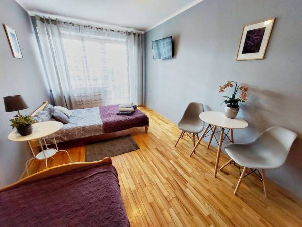 pokój trzyosobowy z balkonem